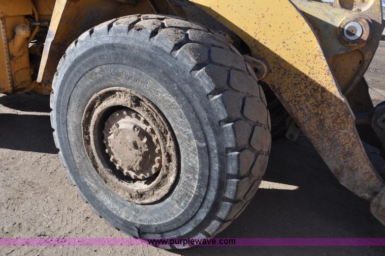 image for item A5811 1981 Caterpillar 966D wheel loader