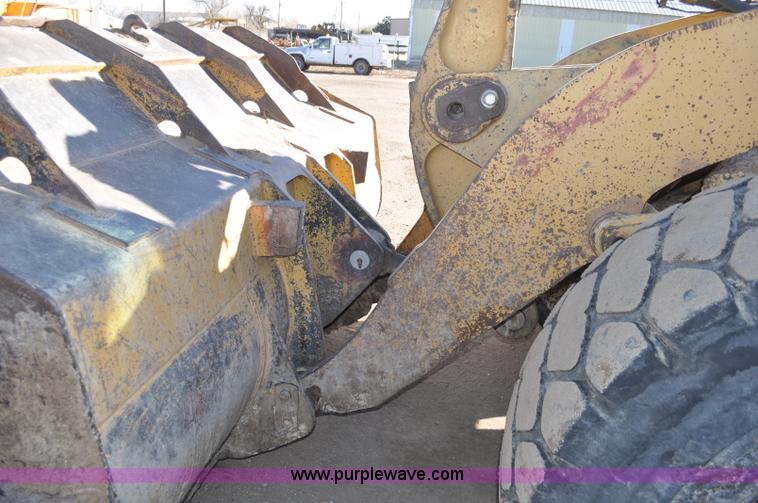 image for item A5811 1981 Caterpillar 966D wheel loader