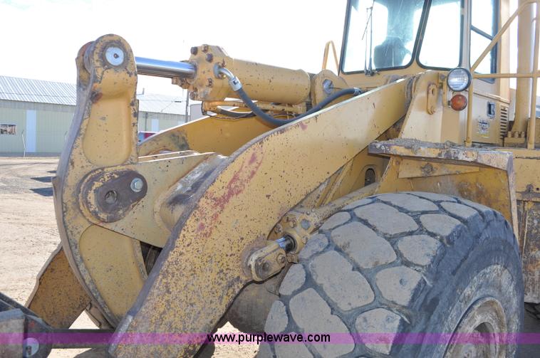 image for item A5811 1981 Caterpillar 966D wheel loader