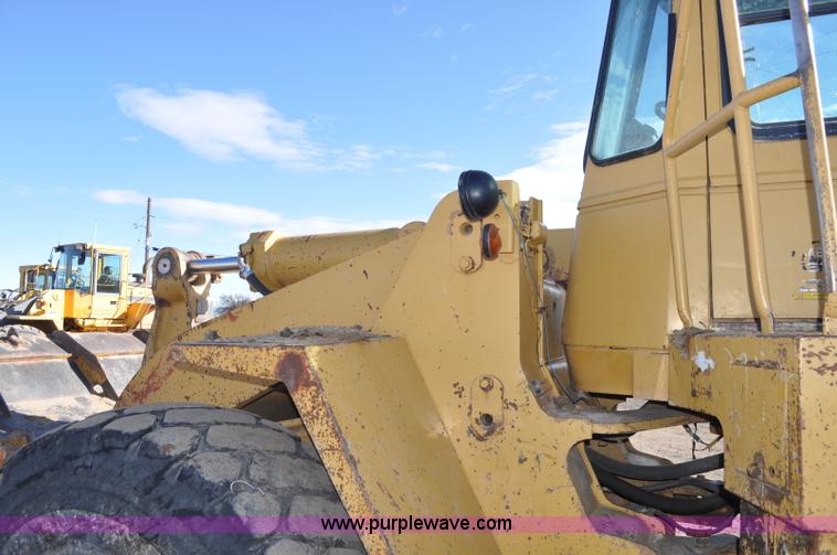 image for item A5811 1981 Caterpillar 966D wheel loader