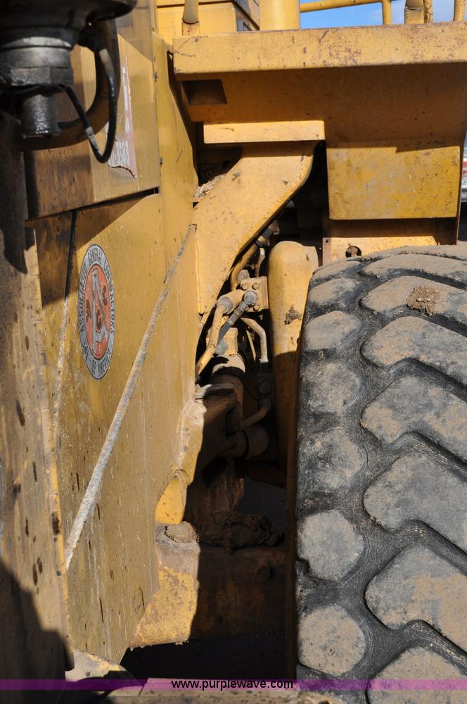image for item A5811 1981 Caterpillar 966D wheel loader