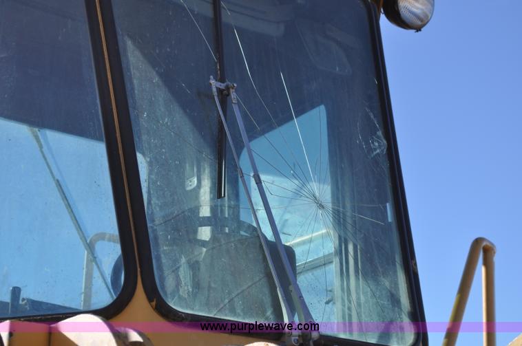 image for item A5811 1981 Caterpillar 966D wheel loader