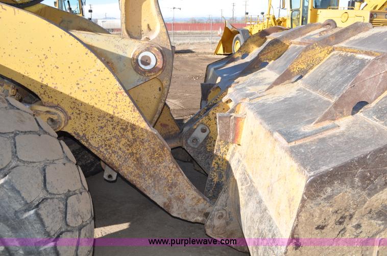 image for item A5811 1981 Caterpillar 966D wheel loader