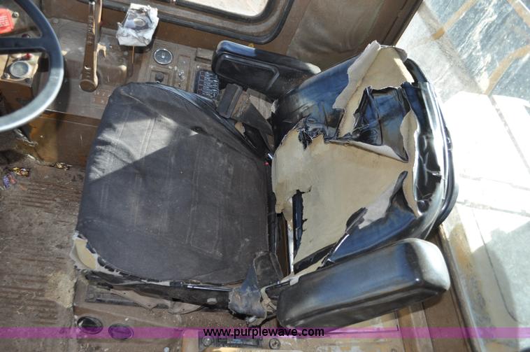 image for item A5811 1981 Caterpillar 966D wheel loader