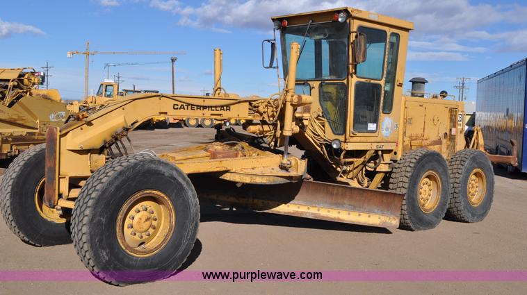 image for item A5812 1982 Caterpillar 140G motor grader
