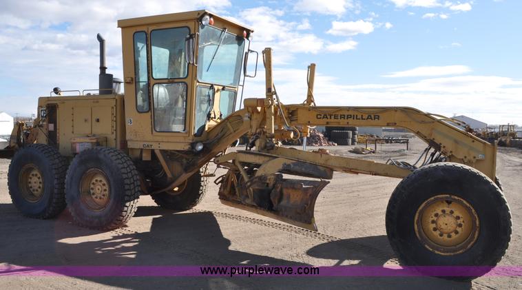 image for item A5812 1982 Caterpillar 140G motor grader
