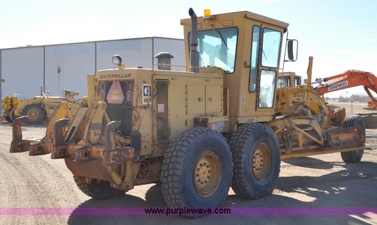 image for item A5812 1982 Caterpillar 140G motor grader