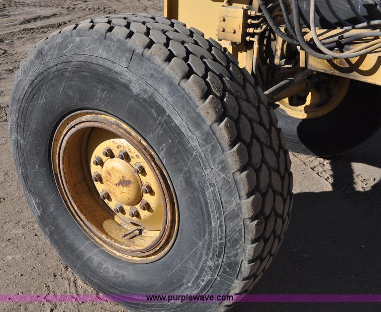 image for item A5812 1982 Caterpillar 140G motor grader