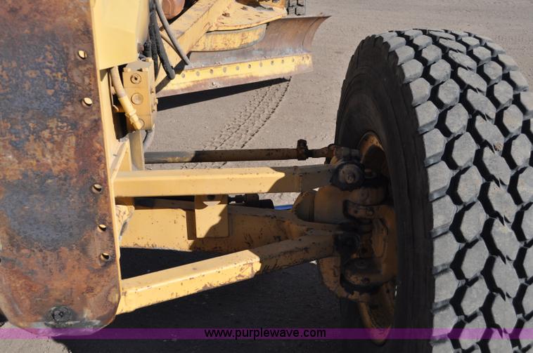 image for item A5812 1982 Caterpillar 140G motor grader