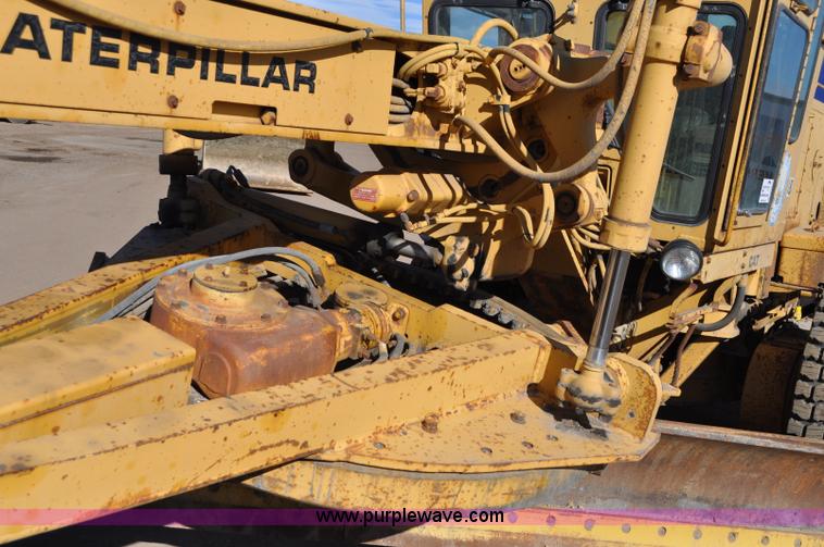 image for item A5812 1982 Caterpillar 140G motor grader