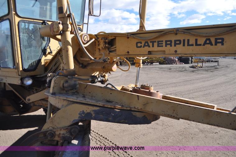 image for item A5812 1982 Caterpillar 140G motor grader