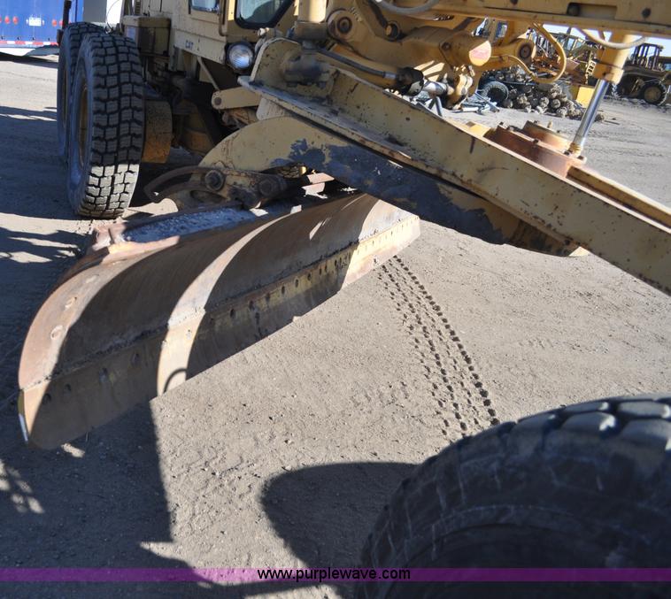 image for item A5812 1982 Caterpillar 140G motor grader