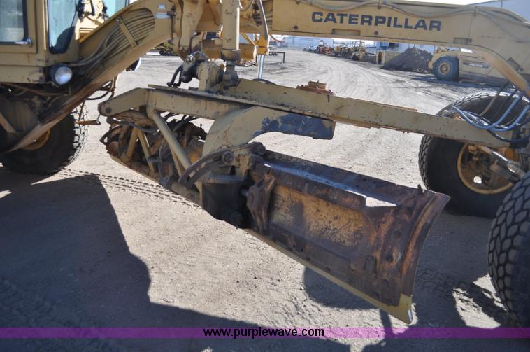 image for item A5812 1982 Caterpillar 140G motor grader