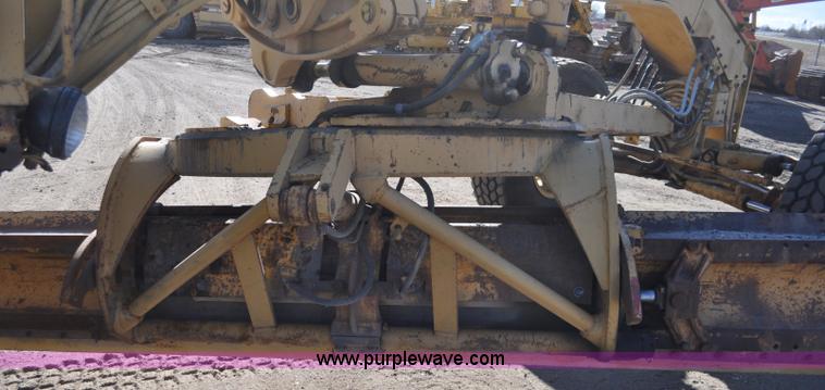 image for item A5812 1982 Caterpillar 140G motor grader