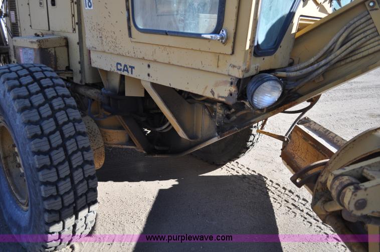 image for item A5812 1982 Caterpillar 140G motor grader