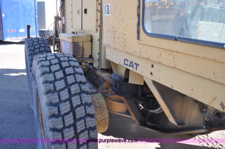 image for item A5812 1982 Caterpillar 140G motor grader