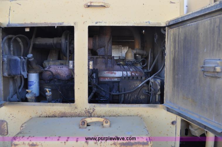 image for item A5812 1982 Caterpillar 140G motor grader