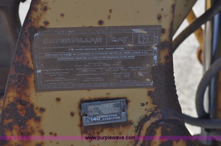 image for item A5812 1982 Caterpillar 140G motor grader