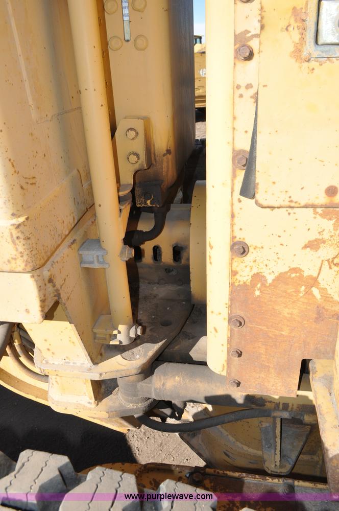 image for item A5812 1982 Caterpillar 140G motor grader