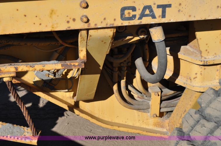 image for item A5812 1982 Caterpillar 140G motor grader