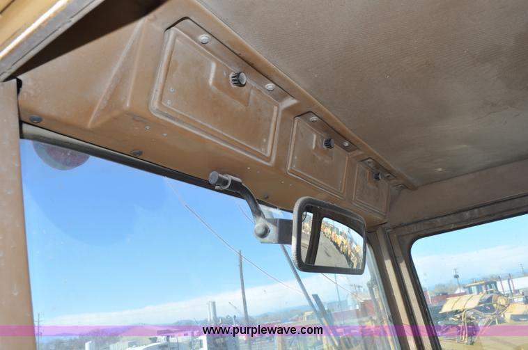 image for item A5812 1982 Caterpillar 140G motor grader