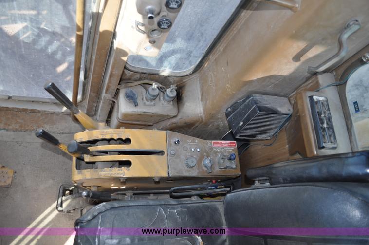 image for item A5812 1982 Caterpillar 140G motor grader