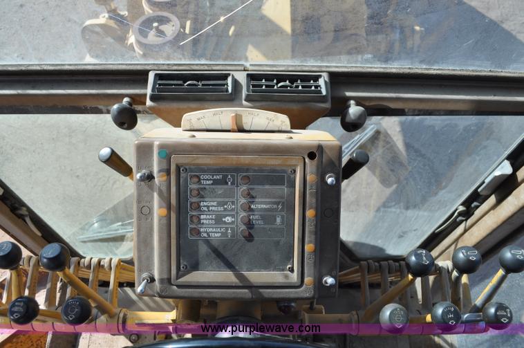 image for item A5812 1982 Caterpillar 140G motor grader