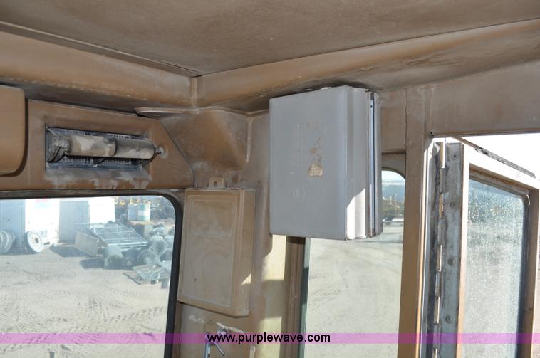 image for item A5812 1982 Caterpillar 140G motor grader