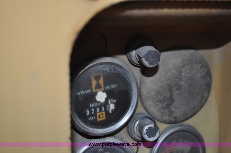 image for item A5812 1982 Caterpillar 140G motor grader