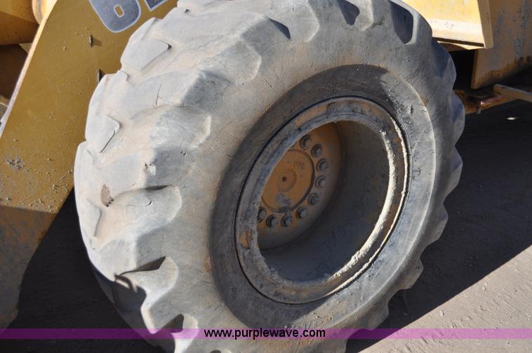 image for item A5813 1993 John Deere 624G wheel loader