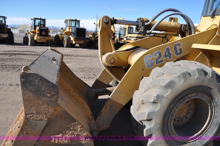 image for item A5813 1993 John Deere 624G wheel loader