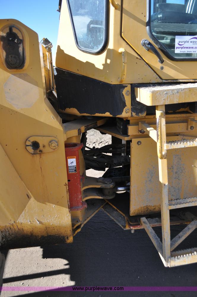 image for item A5813 1993 John Deere 624G wheel loader