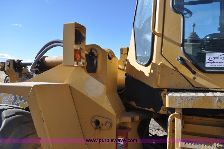 image for item A5813 1993 John Deere 624G wheel loader