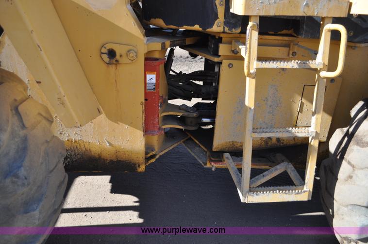 image for item A5813 1993 John Deere 624G wheel loader