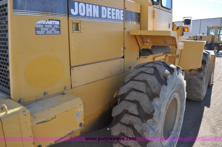 image for item A5813 1993 John Deere 624G wheel loader