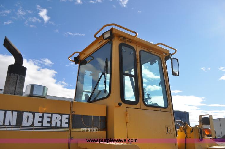 image for item A5813 1993 John Deere 624G wheel loader