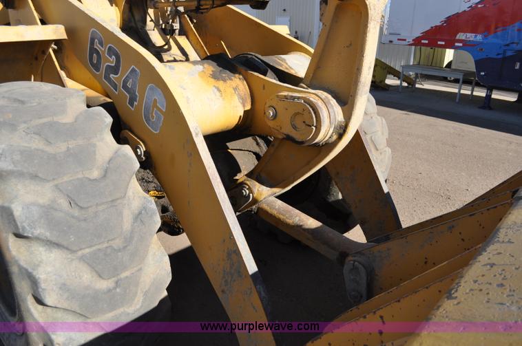 image for item A5813 1993 John Deere 624G wheel loader