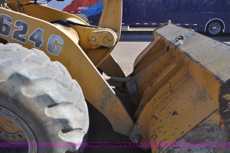 image for item A5813 1993 John Deere 624G wheel loader