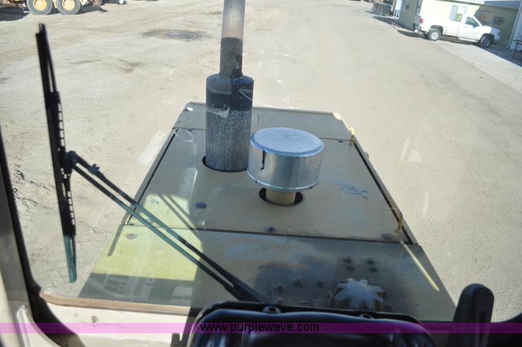 image for item A5813 1993 John Deere 624G wheel loader