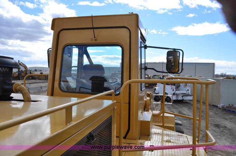 image for item A5814 1980 Caterpillar 988B wheel loader