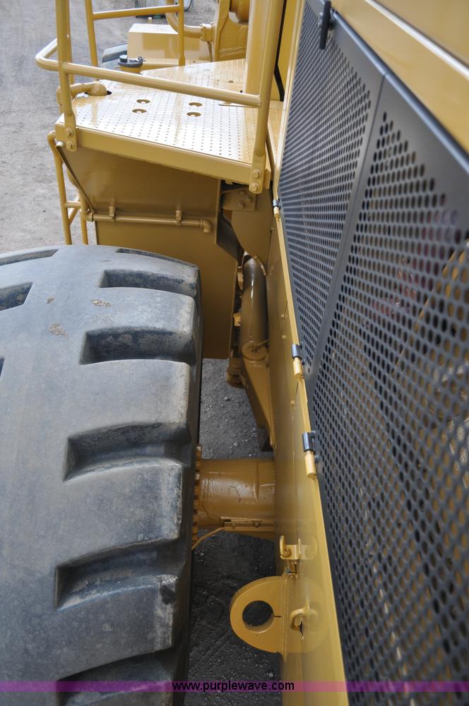 image for item A5814 1980 Caterpillar 988B wheel loader