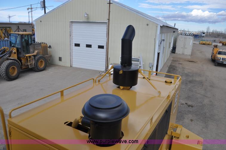 image for item A5814 1980 Caterpillar 988B wheel loader