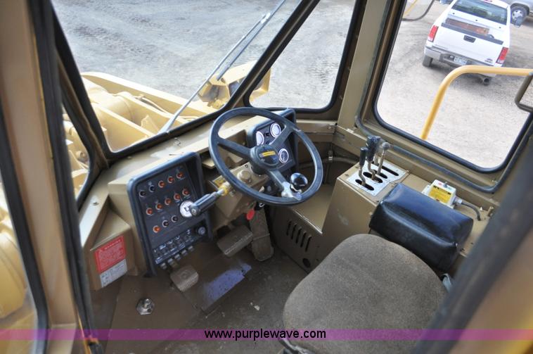 image for item A5814 1980 Caterpillar 988B wheel loader