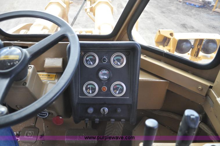 image for item A5814 1980 Caterpillar 988B wheel loader