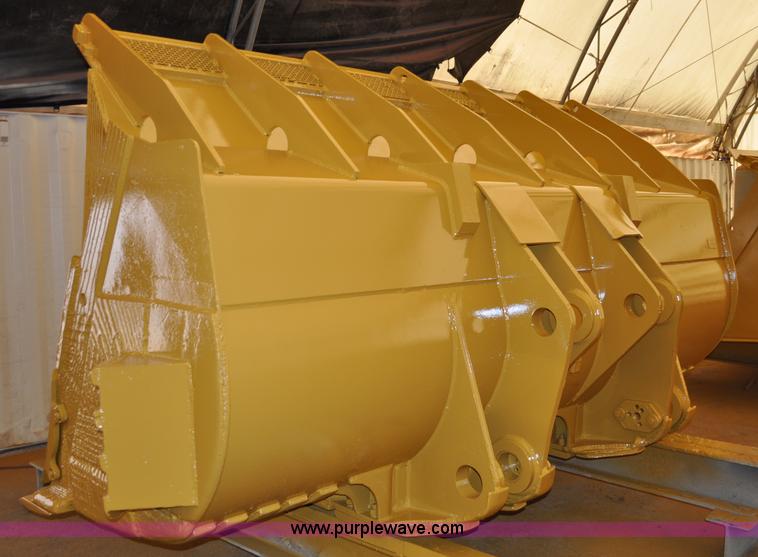 image for item A5814 1980 Caterpillar 988B wheel loader