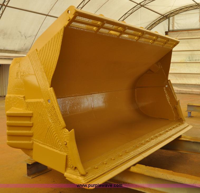 image for item A5814 1980 Caterpillar 988B wheel loader