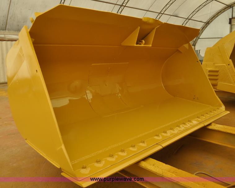 image for item A5814 1980 Caterpillar 988B wheel loader