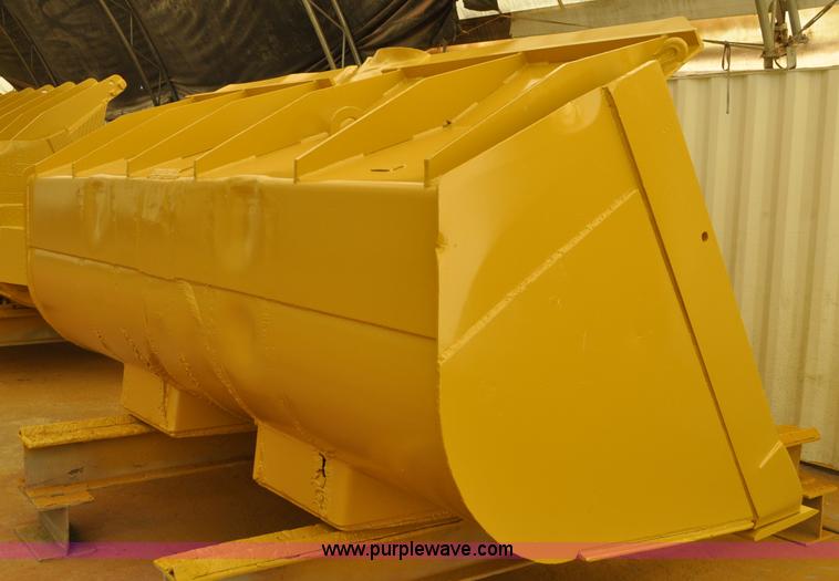 image for item A5814 1980 Caterpillar 988B wheel loader