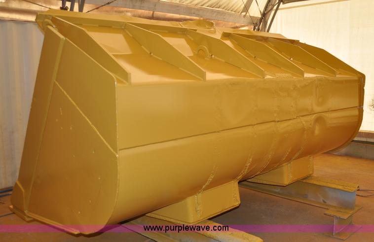 image for item A5814 1980 Caterpillar 988B wheel loader