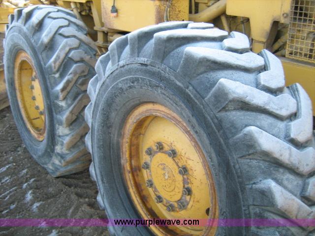 image for item A5815 1984 Caterpillar 140G motor grader